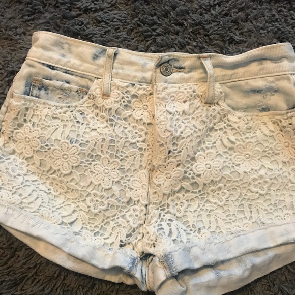 Distressed white wash lace jean shorts - Picture 1 of 6